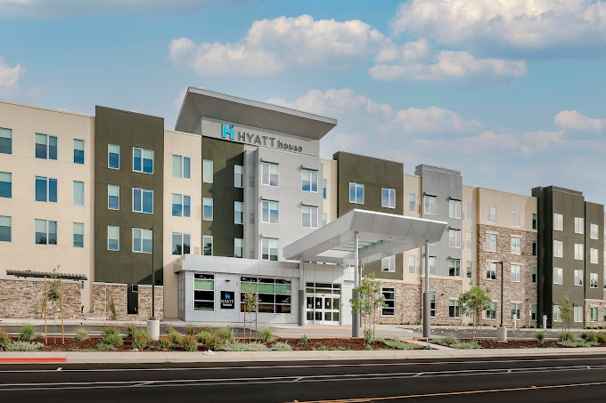 hotel-hyatt-house